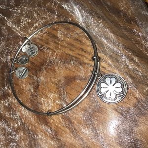 Alex & Ani Four Leaf Clover Bracelet 🍀